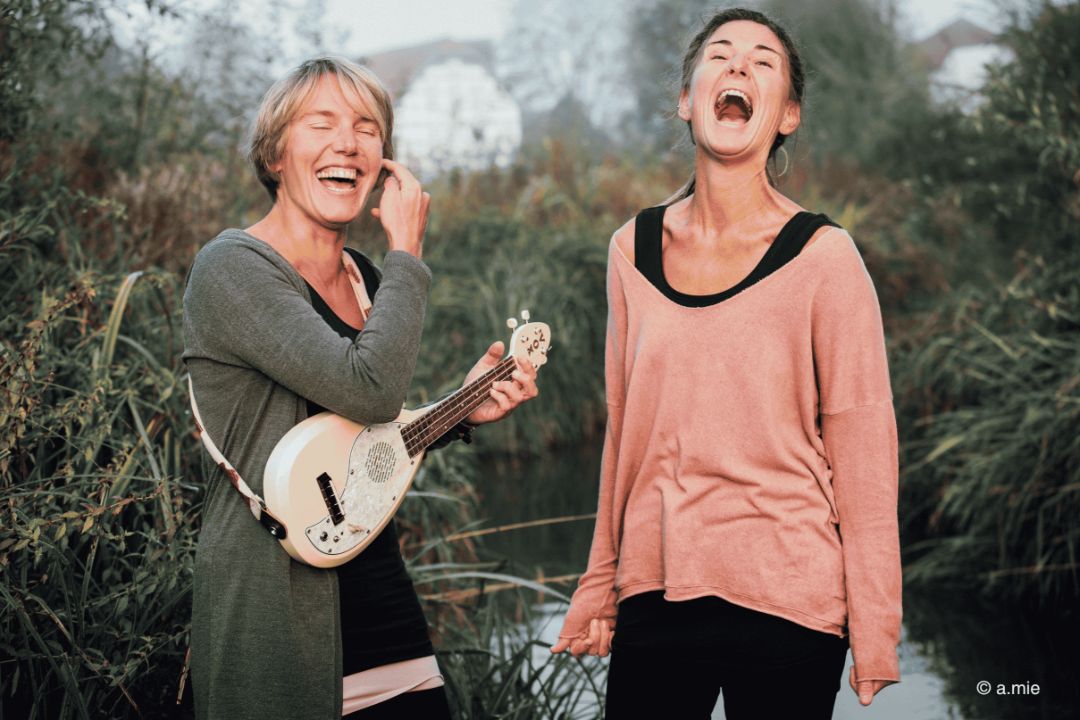 FRAUEN-POWER f&uuml;r D&ouml;rentrup: "Chantez, les amies!" Mitsingkonzert mit dem Duo a.mie 