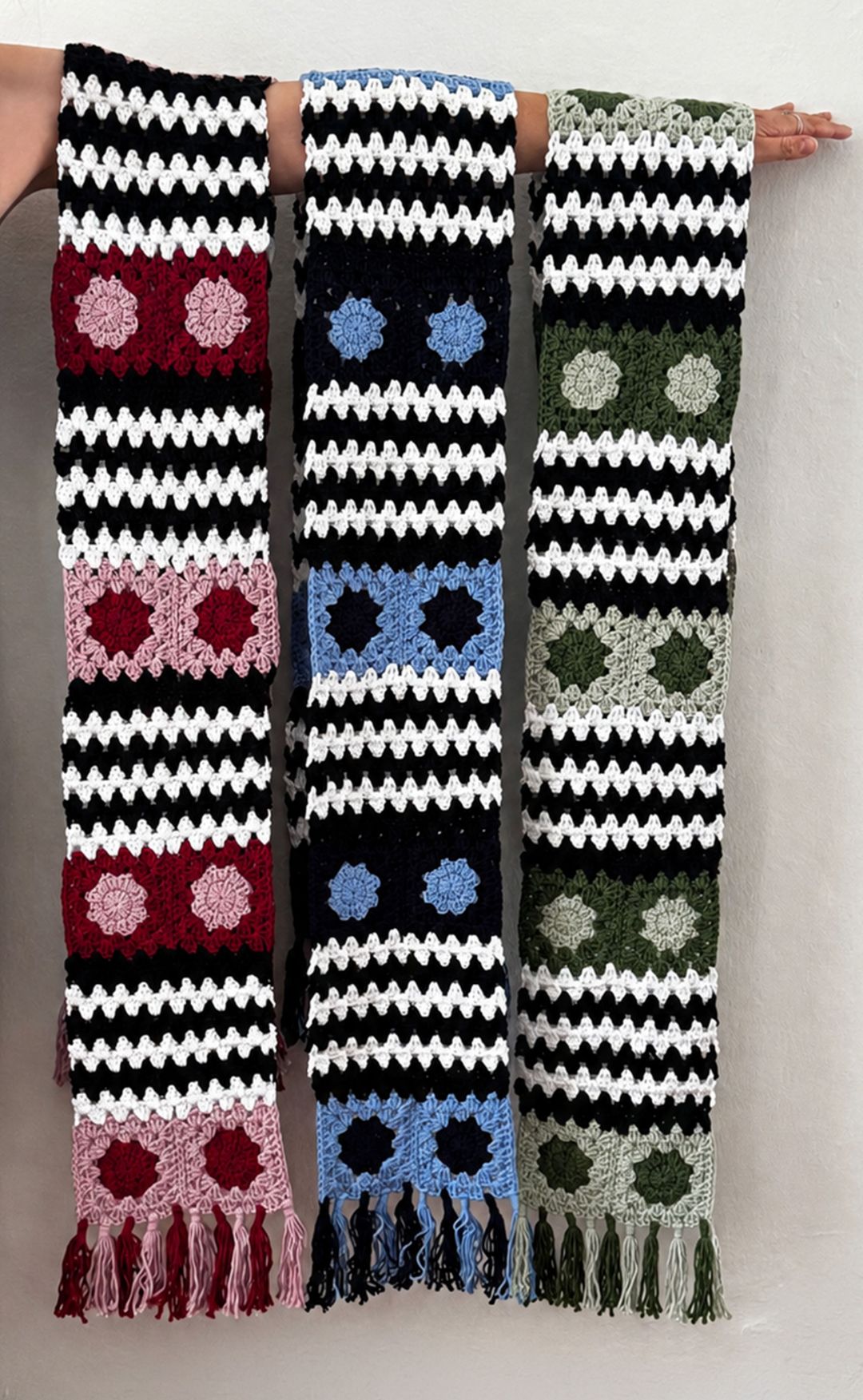Granny Square Schal - in drei Farbvarianten